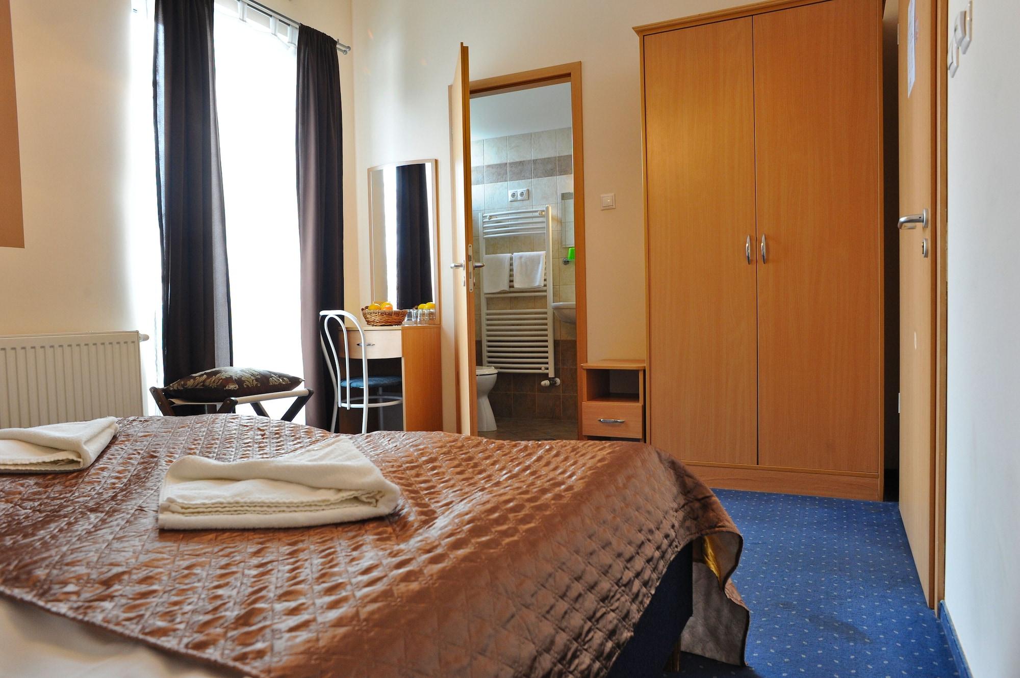 Papillon Hotel 3*